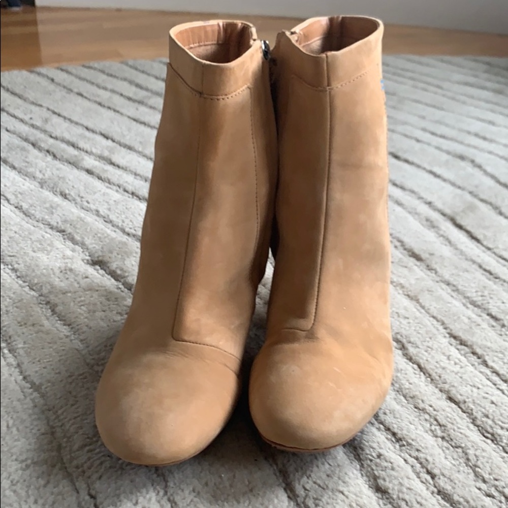 Tom’s Booties